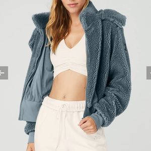 Ali Yoga Foxy Sherpa Jacket in LIMITED edition steel blue Small